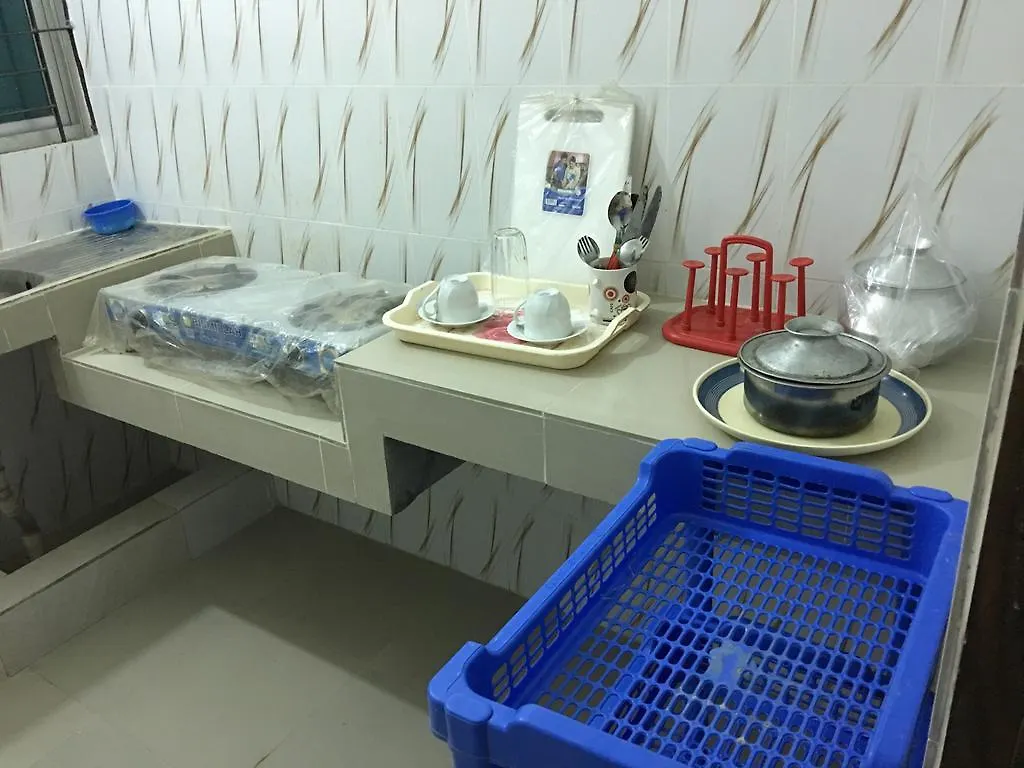Amtec Fazilla Castle Apartment 다카