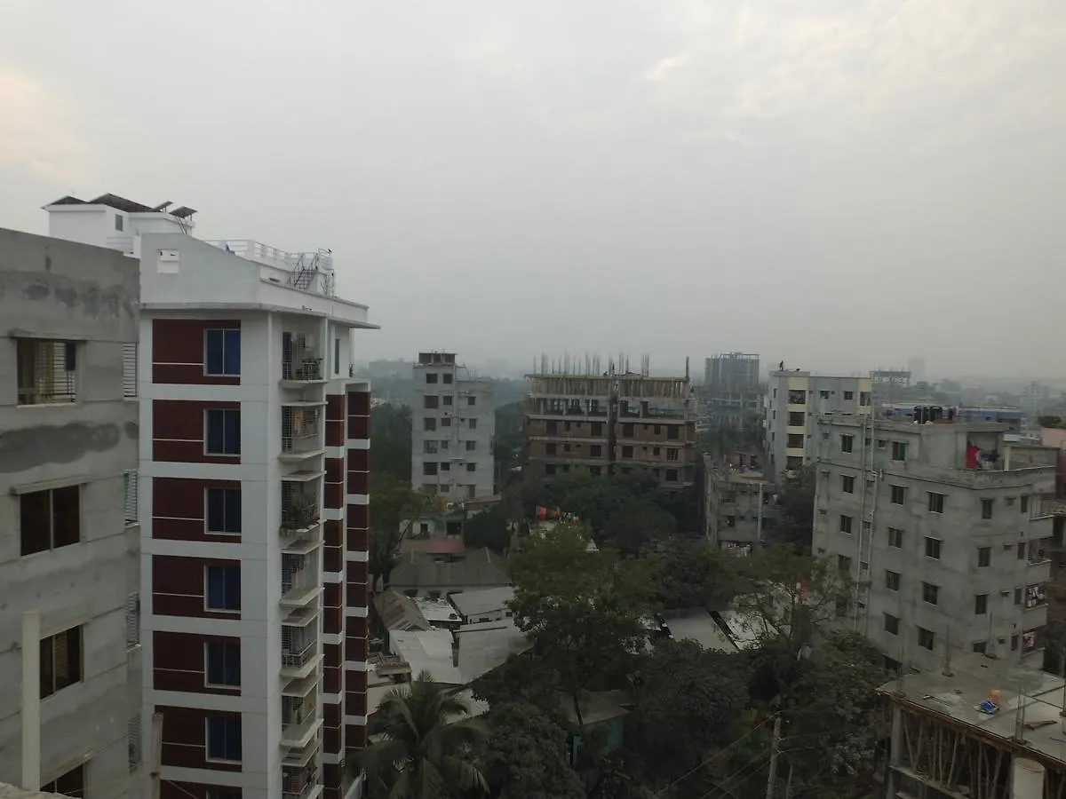 Amtec Fazilla Castle Apartment 다카